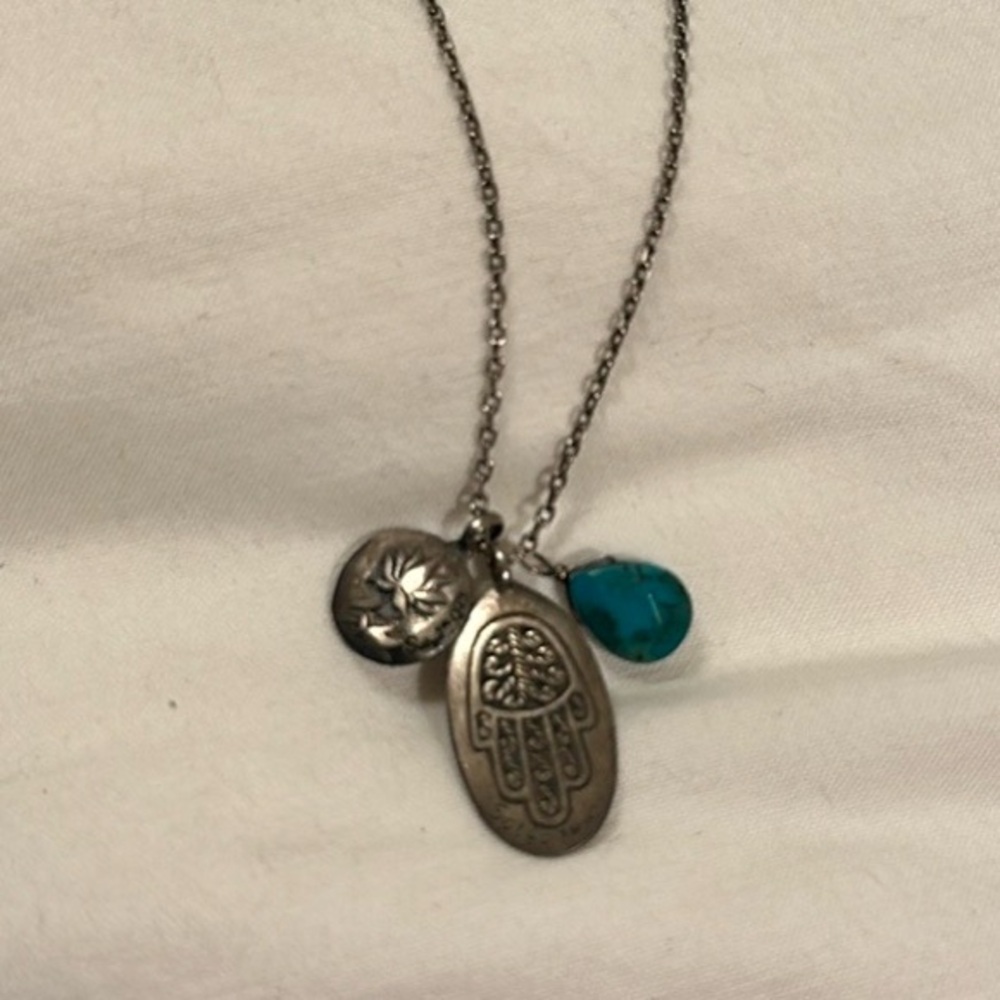 Satya Jewelry Silver and Blue Charm Necklace